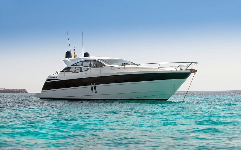 Pershing 62